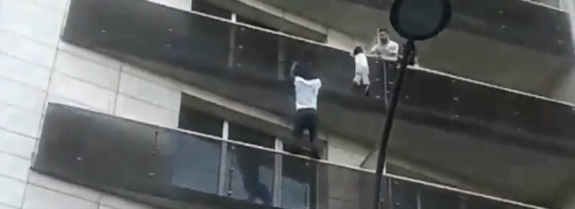MAN,SCALES,BUILDING