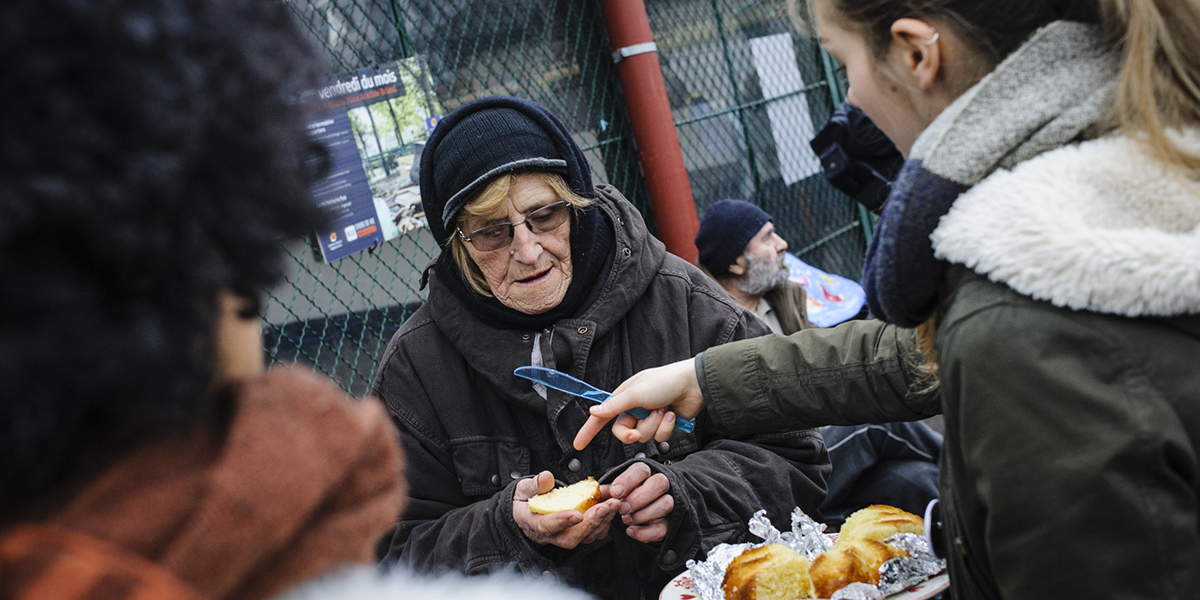 VOLUNTEERS FRANCS HOMELESS