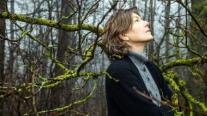 WOMAN,GRIEF,FOREST