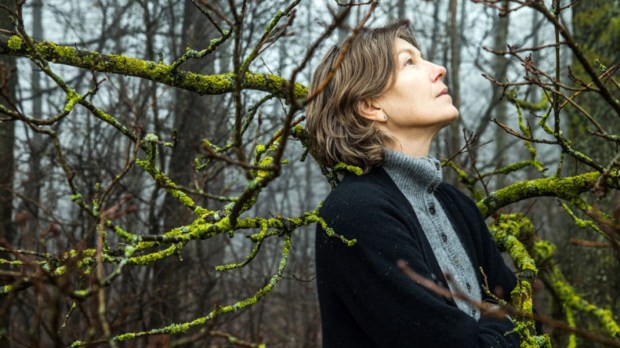 WOMAN,GRIEF,FOREST