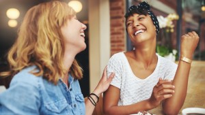 WOMEN,FRIENDS,LAUGH,CAFE