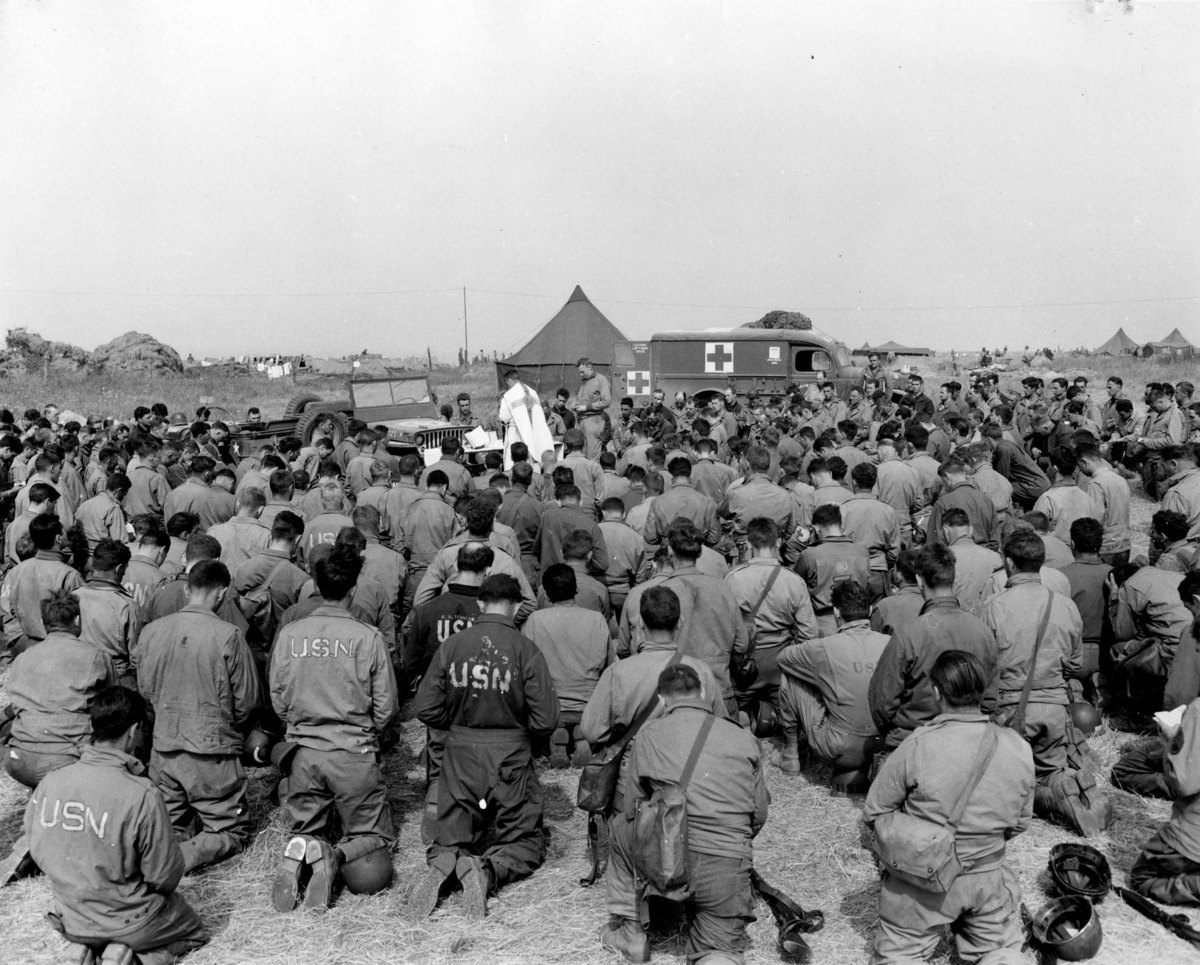 MASS,WWII SOLDIERS, D DAY