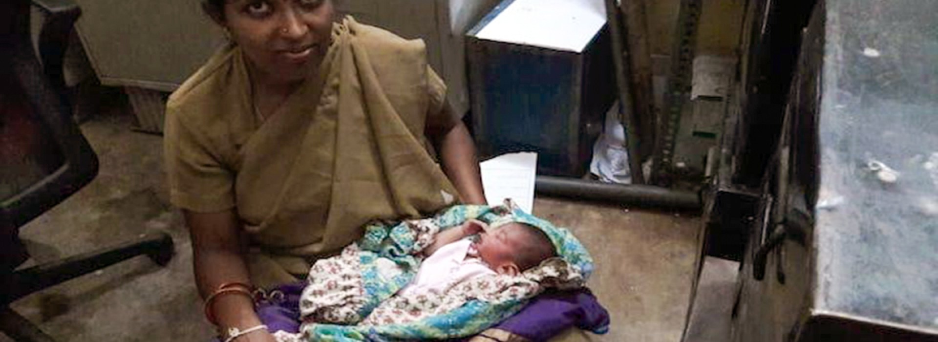 BAGALORE POLICE HELP NEWBORN