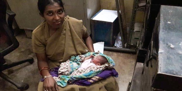 BAGALORE POLICE HELP NEWBORN