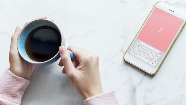 SMARTPHONE,TABLE,HANDS,COFFEE