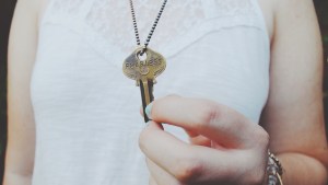 WOMAN,KEY,NECKLACE,FEARLESS