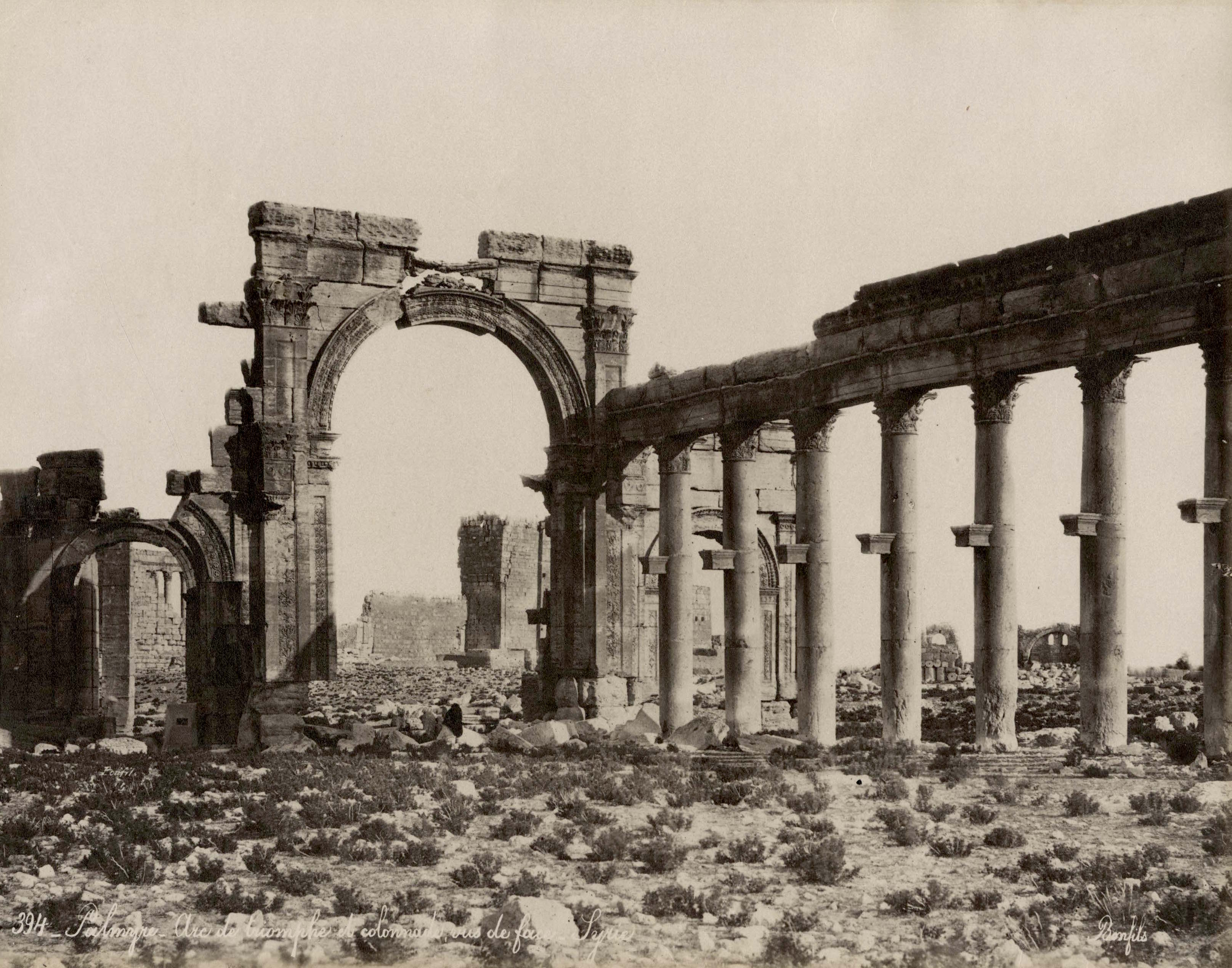 ANCIENT PALMYRA RUINS