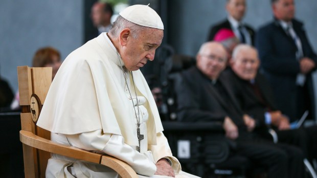 POPE FRANCIS,MMWMOF,PRAYING