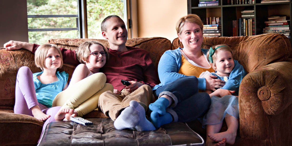 FAMILY,COUCH