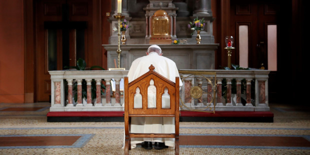 web3-pope-francis-prays-at-st-marys-pro-cathedral-in-dublin-stefano-rellandini-afp-pool