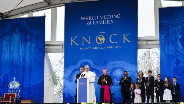 POPE FRANCIS KNOCK
