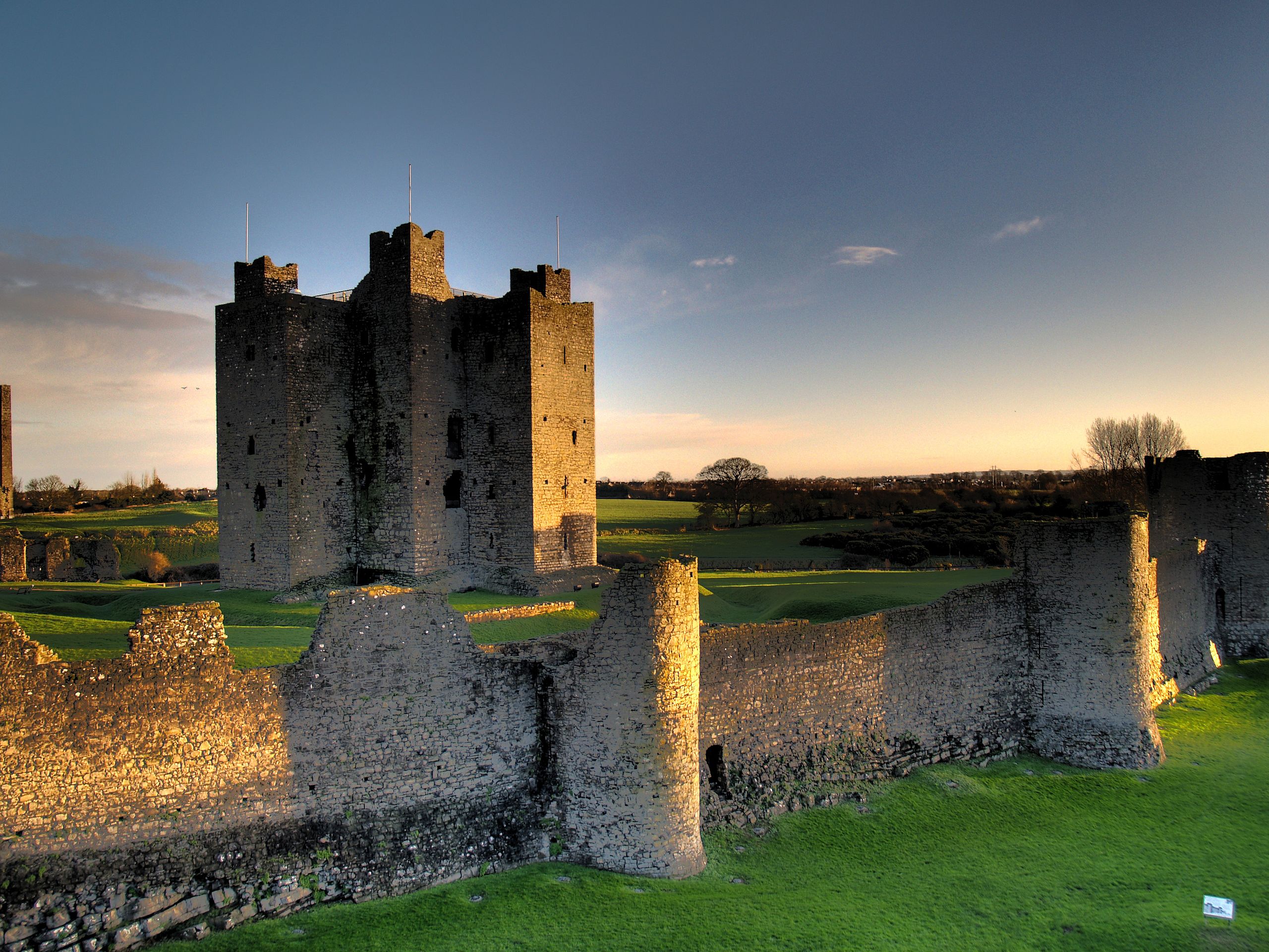 TRIM CASTLE