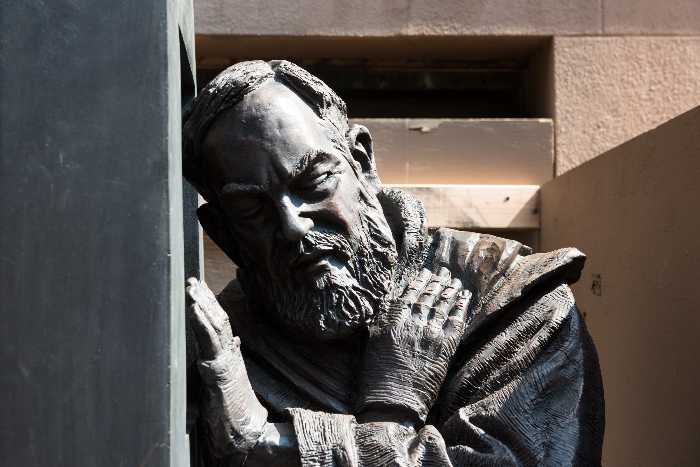 PADRE PIO,I ABSOLVE YOU