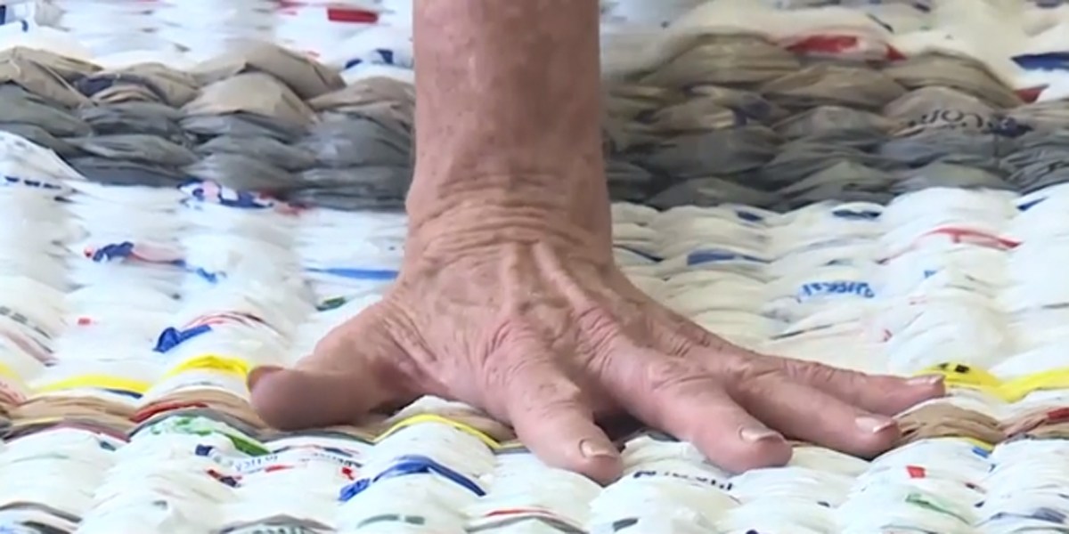 HOMELESS,PILLOWS,PLASTIC,BAGS