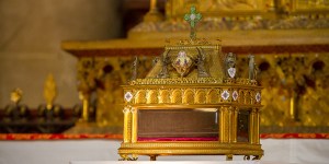 Leo XIV will be first pope to venerate Holy Tunic of Christ