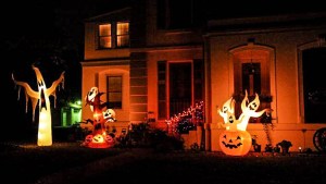HALLOWEEN OUTDOOR DECOR