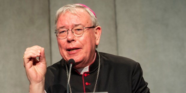 Card. Hollerich describes path ahead for 2023 Synod members - Vimarsana News