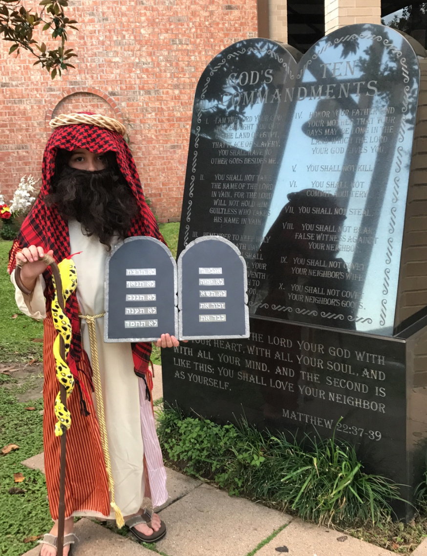 HALLOWEEN COSTUME