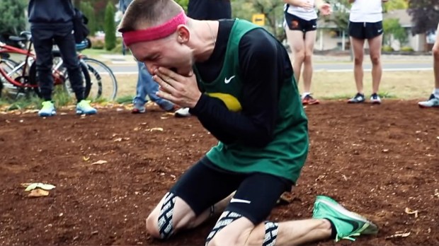 interfaz Sedante Celo The emotional moment a runner with cerebral palsy finds out he's a  professional, sponsored athlete (Video)
