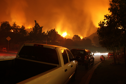 FUGA; INCENDI; CALIFORNIA