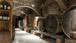 web-abbey-wine-cellar-de-laura-facchini-i-shutterstock