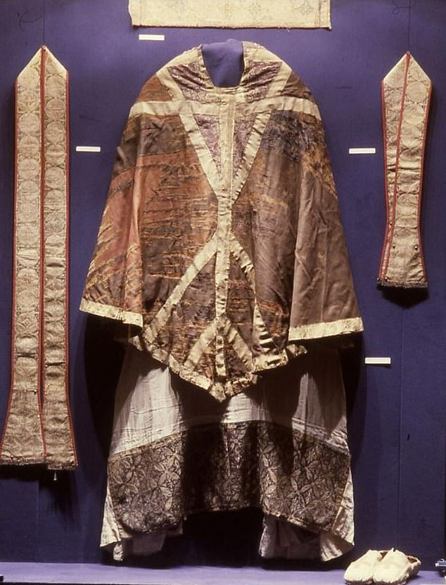 CHASUBLE,ST THOMAS BECKET