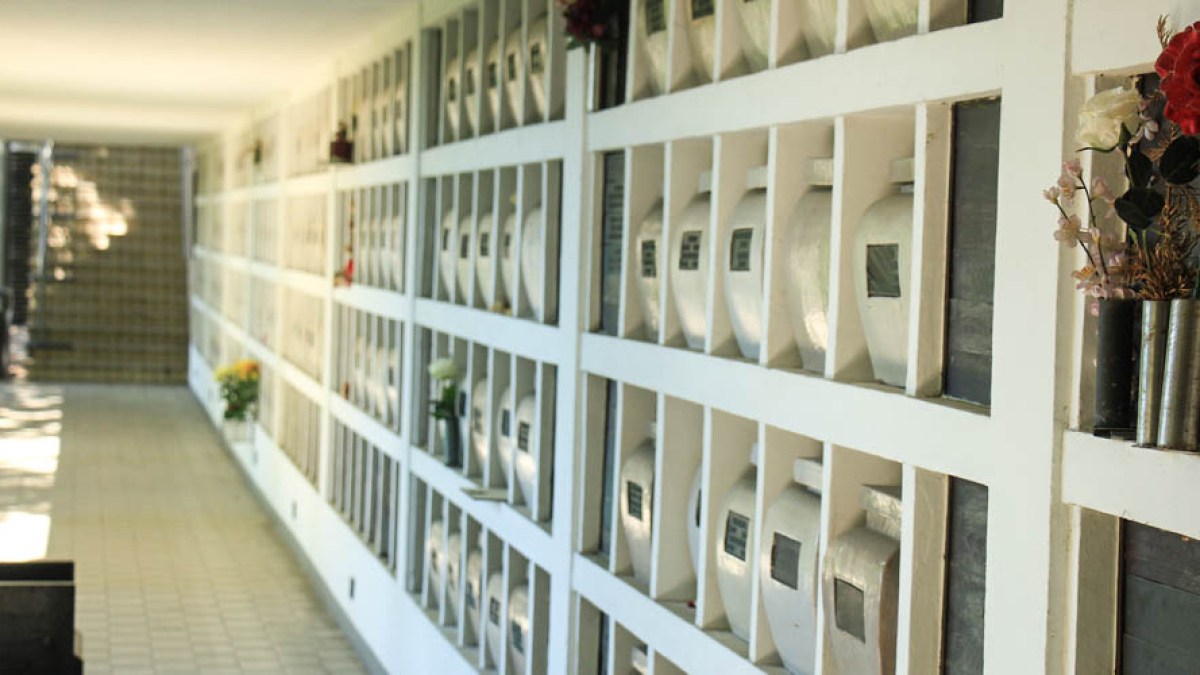 CREMATION WALL