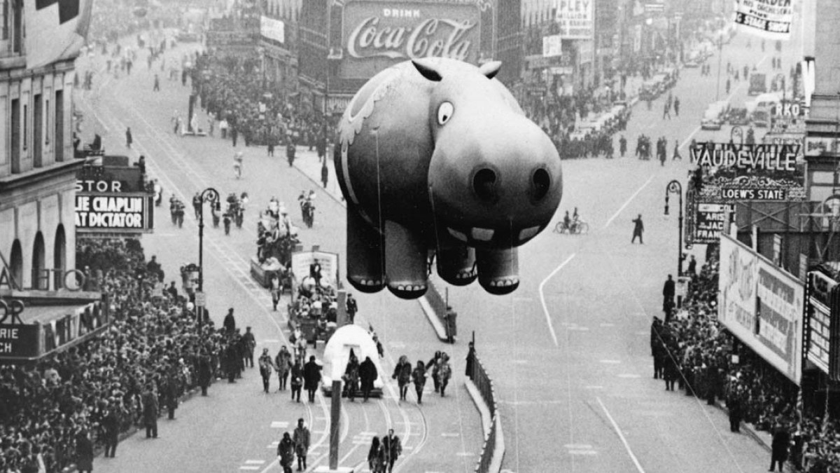 MACY'S THANKSGIVING DAY PARADE