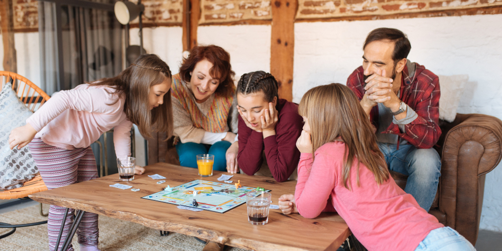 FAMILY GAME