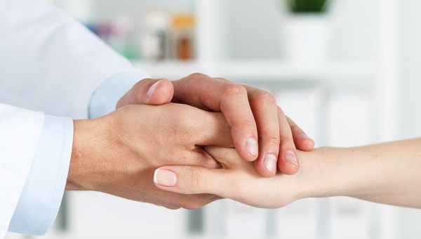 LEKARZ W GABINECIE MA ŚWIADCZYĆ O BOGU