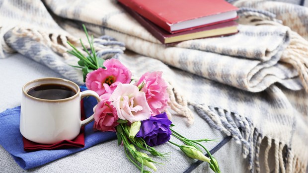 WEB3_HOME_PEACE_FLOWERS_COFFEE_COZY_COMFY_shutterstock_328780028