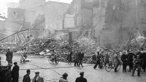 HOLY TRINITY CHURCH, BRITIAN, DESTRUCTION;STREET