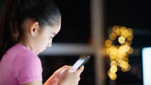 PRETEEN,GIRL,PHONE