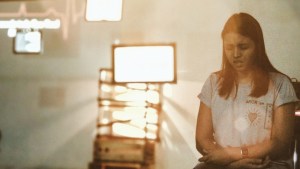 WOMAN,PRAYING