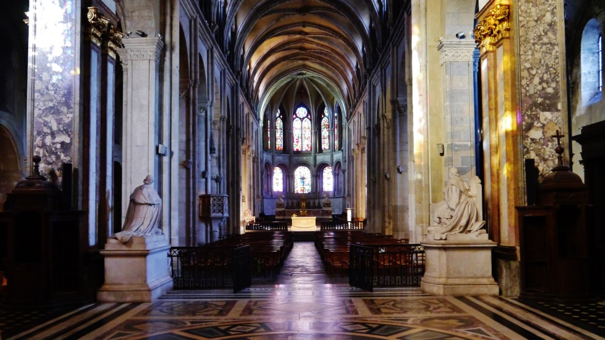 besancon_cathédrale_st._jean_innen_langhaus_ost_2