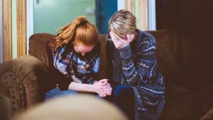 WOMEN,PRAYING