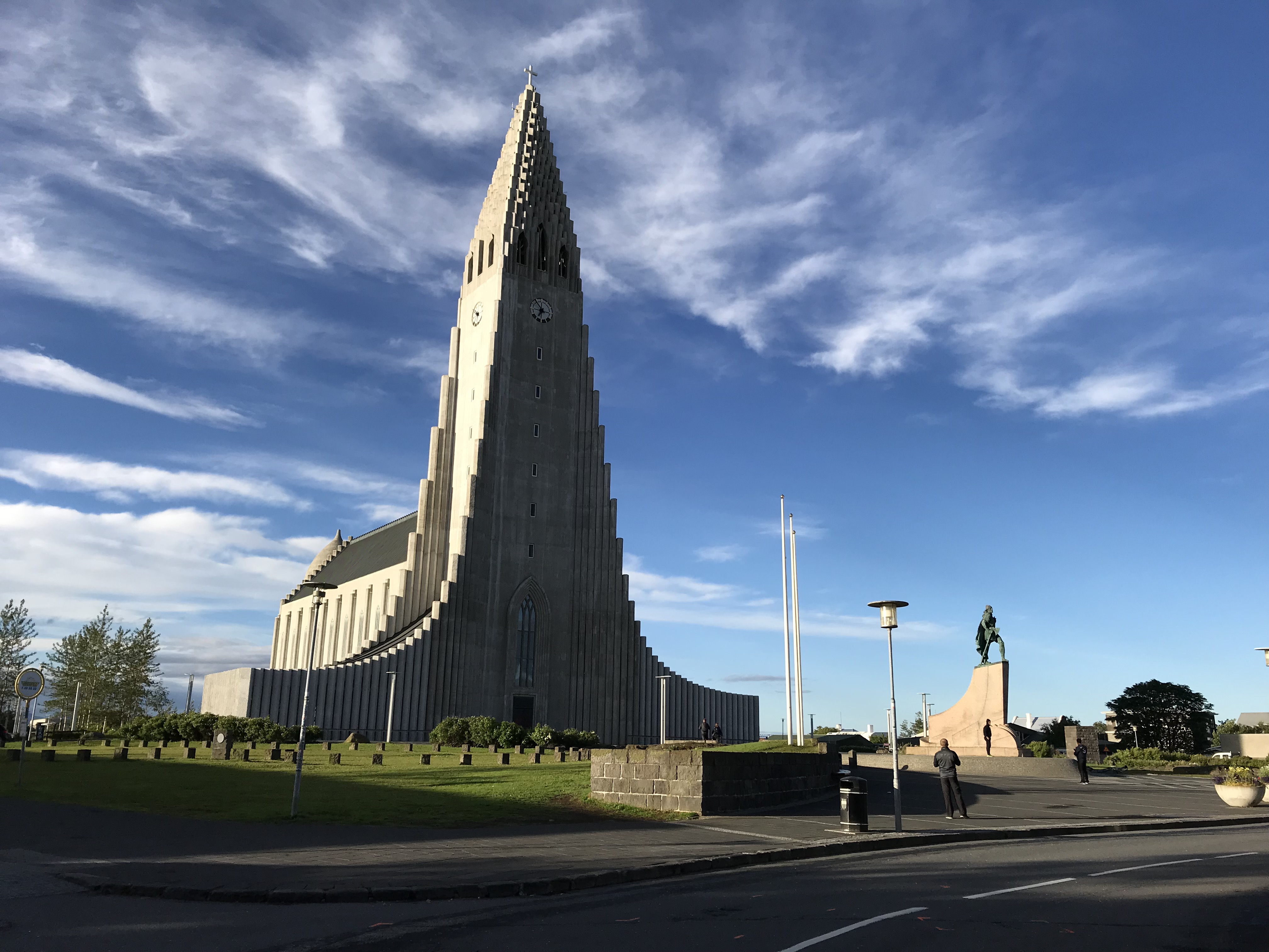 HALLGRIMSKIRKJA