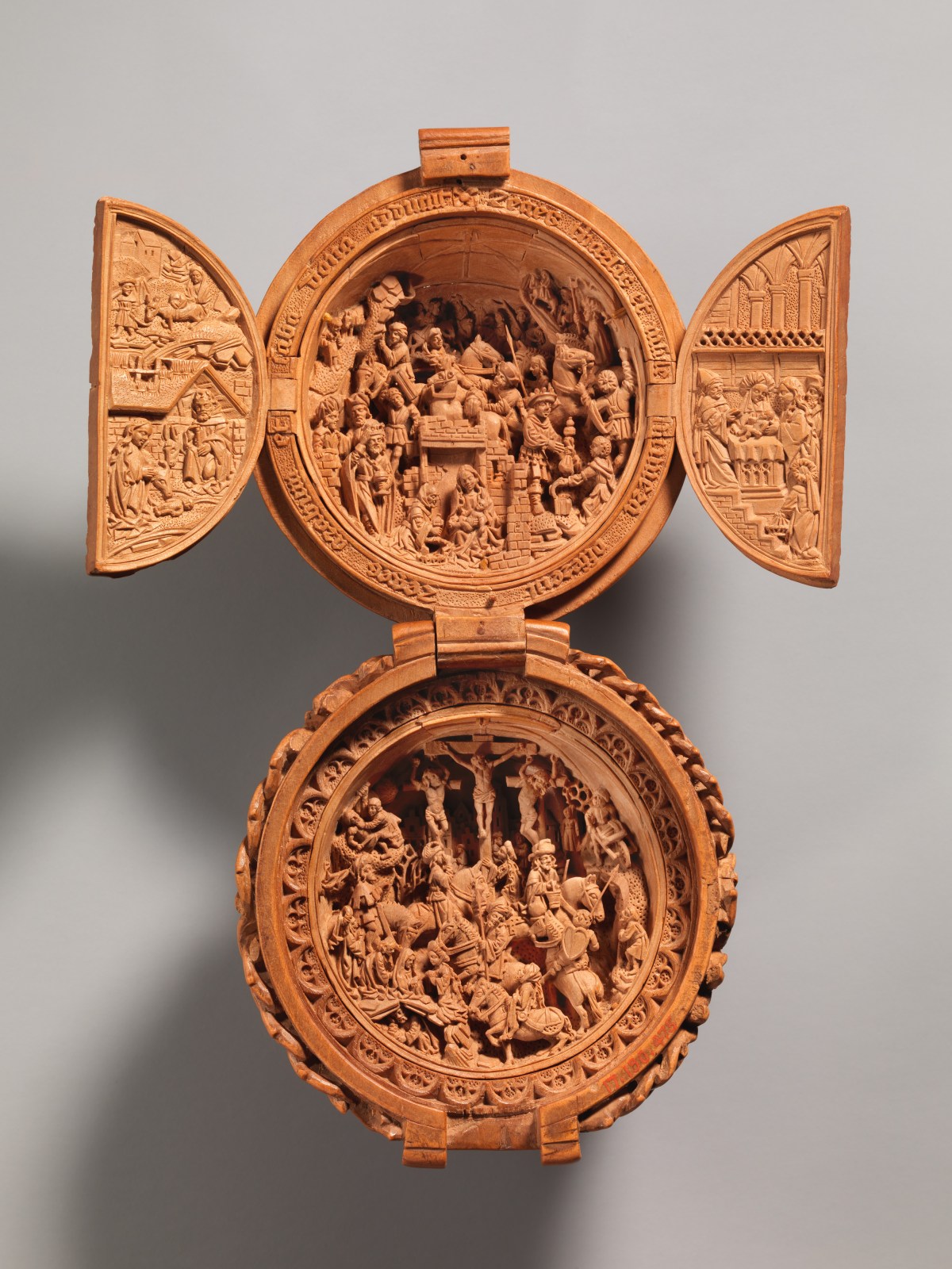 CARVED ROSARY BEAD; NETHERLANDS