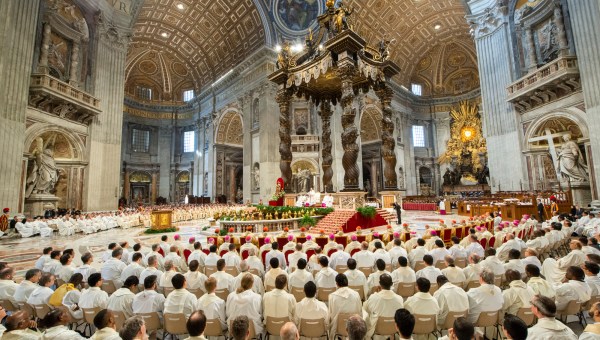 Corner Item Image - Pray for priests and their spiritual health during Holy Week