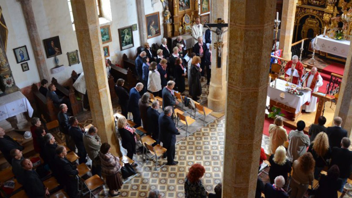 web2-church-crngrob-joze-pavlic-druzina-e1553460828783.jpg