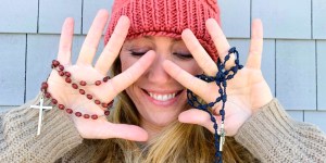 The working mom who leads hundreds of people in the Rosary on Instagram every morning