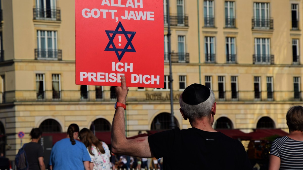 MAN WEARING YARMULKE IN GERMANY