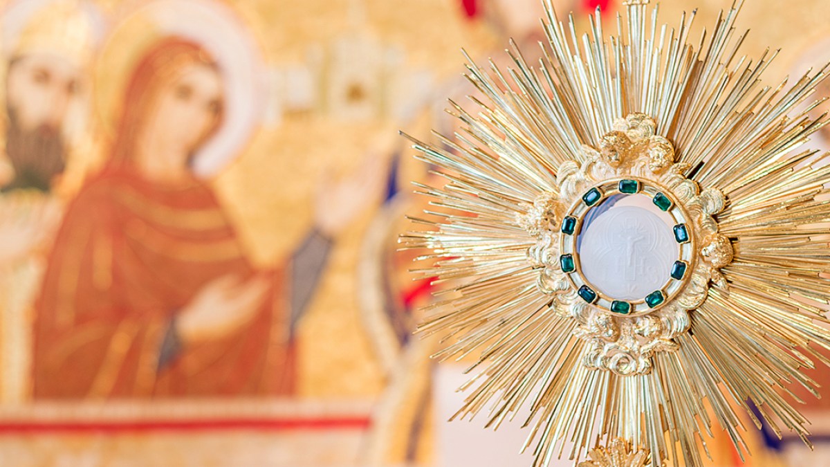 MONSTRANCE