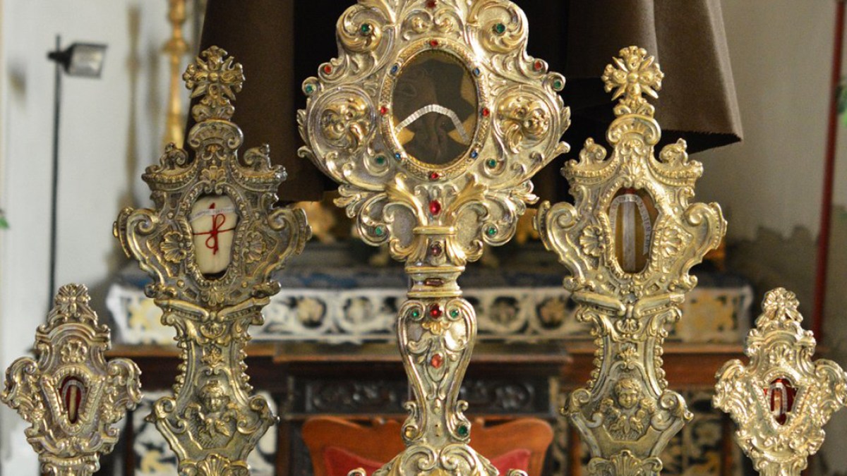 PADRE PIO RELICS