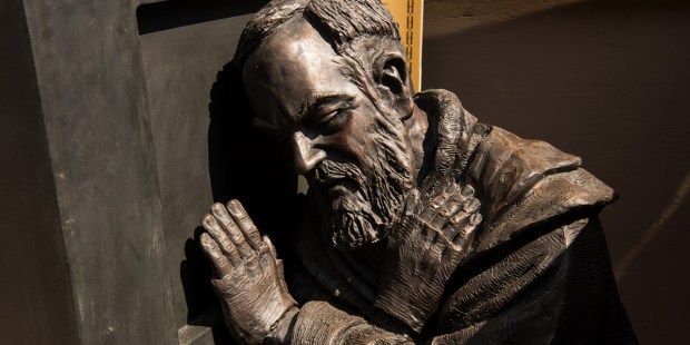 PADRE PIO,I ABSOLVE YOU