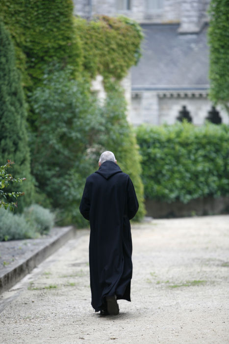 A guide to recognizing religious and monastic habits at first sight