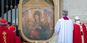 Test your humility with these 4 questions from the Pope