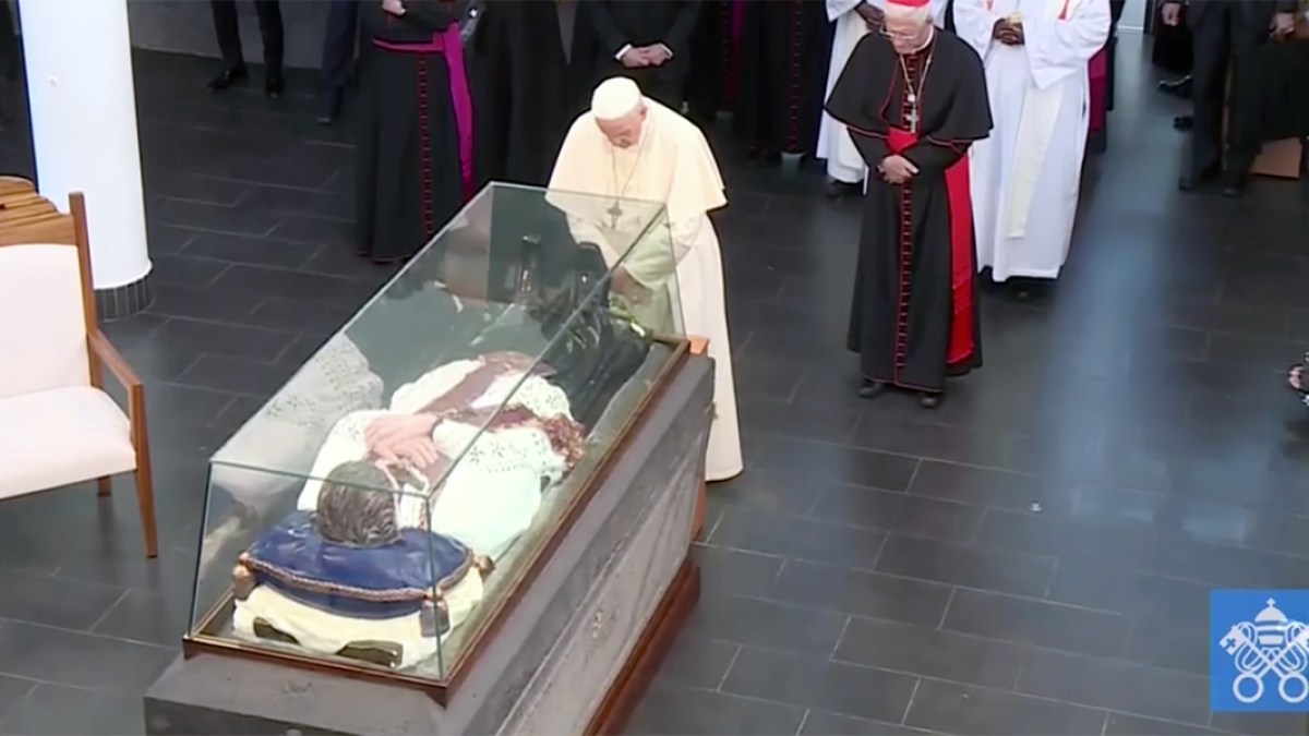 POPE AND Father Laval on Mauritius