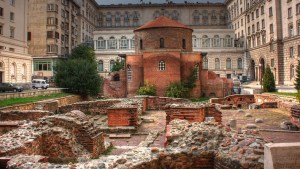 web3-rotunda-of-st-george-back-view-with-ruins-klearchos-kapoutsis-flickr-cc2.jpg