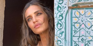 Journalist, model, influencer, and cancer survivor shares viral photo of her scars from surgery